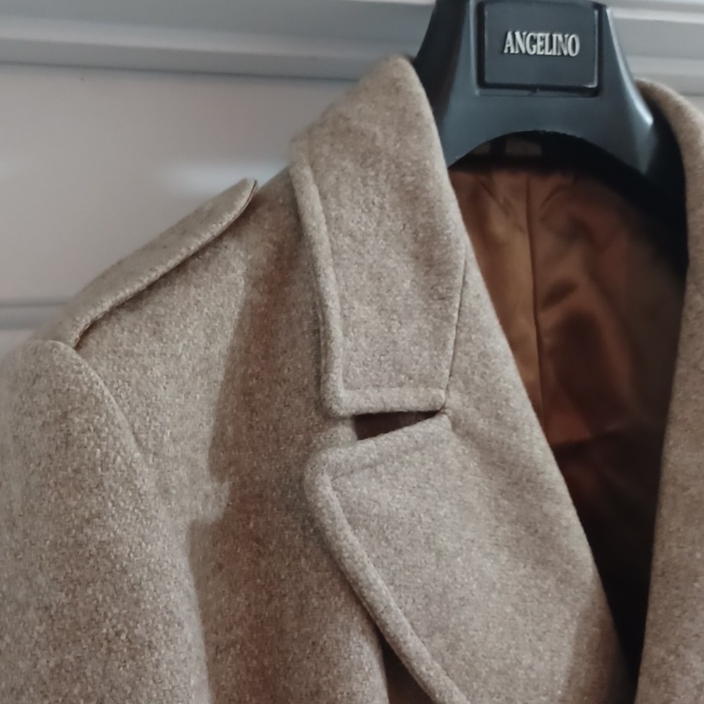 Elegant Tan Double-Breasted Trench Coat - Picture 8 of 13